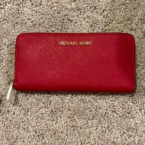 Michael Kors Jet Set travel wallet